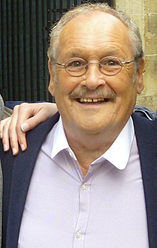 How tall is Bobby Ball?